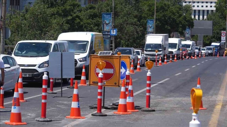 Sıhhiye Köprüsü'ndeki bakım ve onarım çalışmalarının akşam saatlerinde tamamlanması bekleniyor