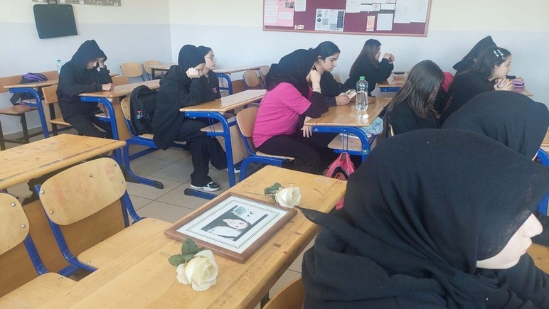 Trafik kazasında hayatını kaybeden lise öğrencisi Kahramankazan'da toprağa verildi