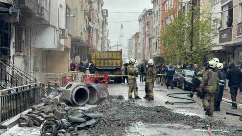 Esenyurt’ta 4 katlı binanın önünde patlama