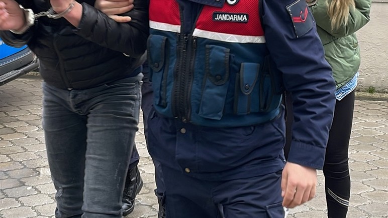 Beypazarı'nda tavuk çiftliğinde altın ve para hırsızlığını jandarma çözdü