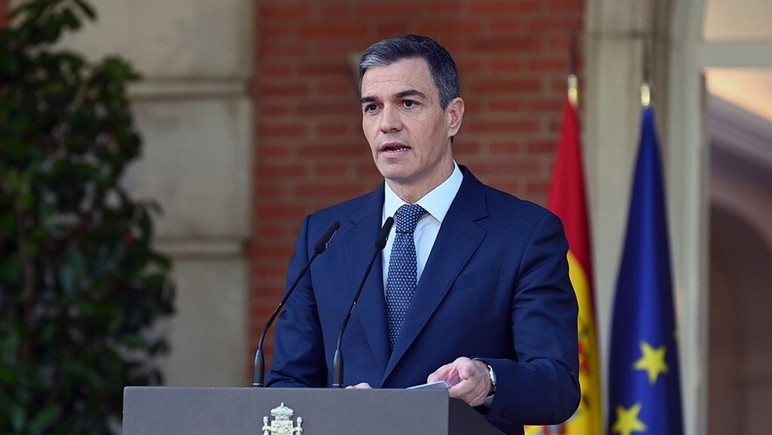 İspanya Başbakanı Pedro Sanchez’in uçağı Ankara’ya acil iniş yaptı