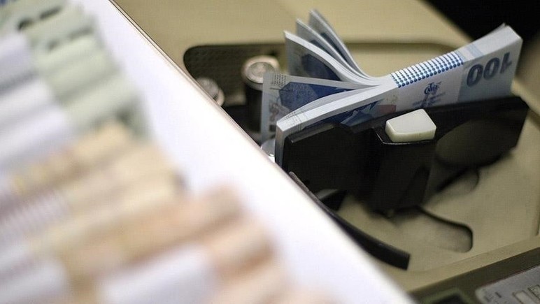 Arefe günü bankalar açık mı, şubelerden işlem yapılabilecek mi?