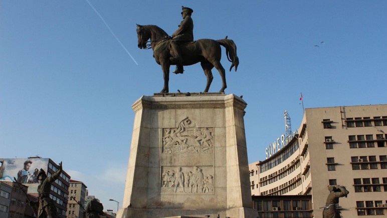 staj-ve-ciraklik-magdurlari-seslerini-duyurmak-ankara-meydanlara-iniyor.jpg