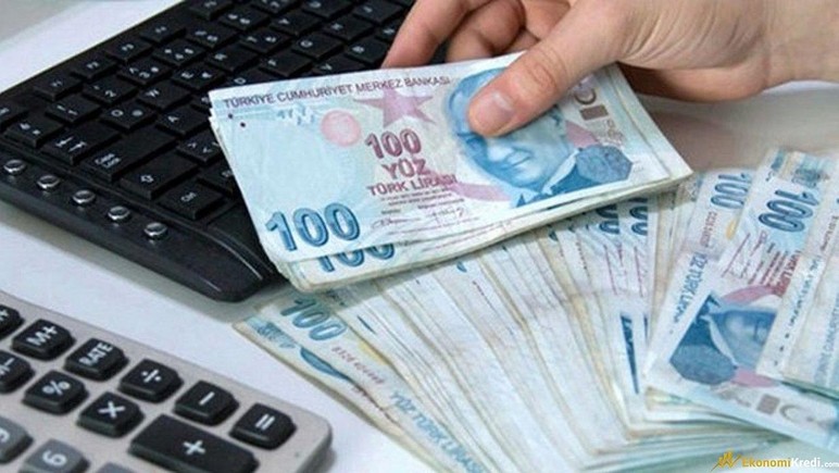 cebinde-akbank-karti-olanlara-sari-cuma-kampanyasi-ile-5800-tl-kazanma.jpeg