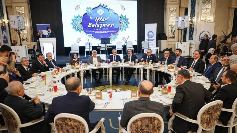 Başkan Özarslan, vakıf dostlarıyla iftarda bir araya geldi