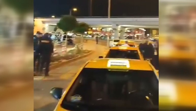 Yenimahalle'de taksiciler arasında bıçaklı kavgada 1 taksici ağır yaralandı