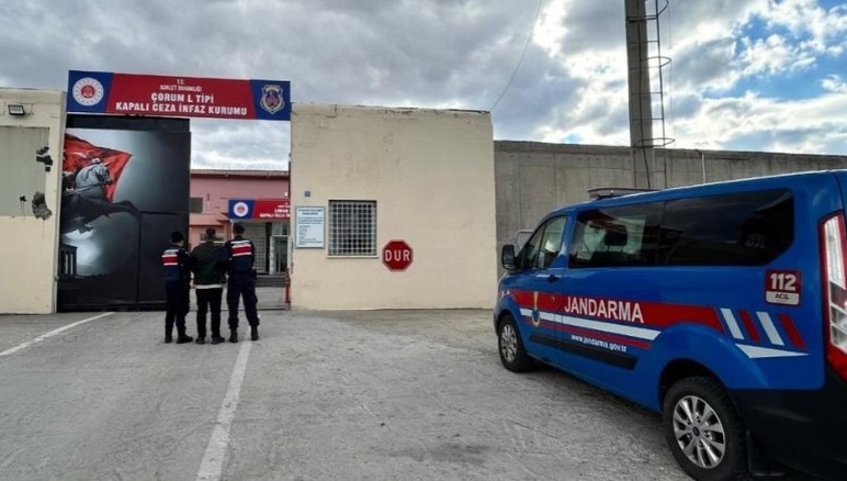 Çorum'da fabrika deposunu kundakladığı iddia edilen zanlı yakalandı