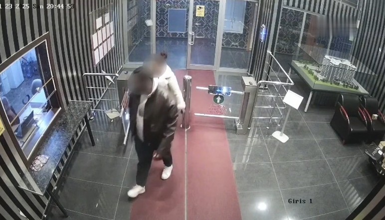 Etimesgut'ta sevgililer eve çağırdıkları kişiyi gasp iddiasıyla tutuklandı