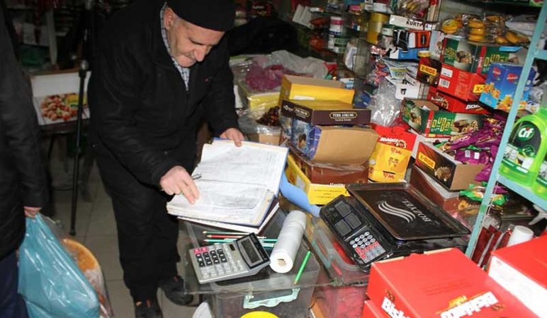 Ankara'da görev yapan polis memuru Zimem Defteri geleneğini yaşattı