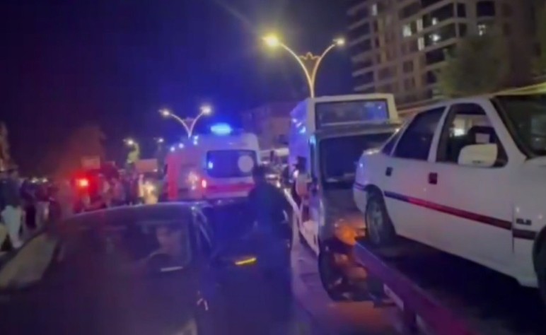 Sincan'da iki araç kafa kafaya çarpıştı: 1 kişi yaralandı