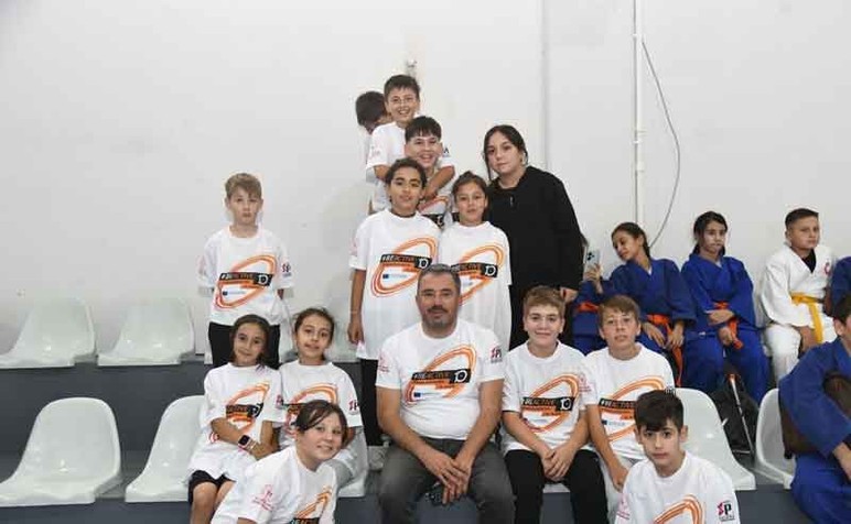 Pursaklar Belediyesi, spor salonlarında yarınların şampiyonlarını yetiştiriyor - Resim : 3