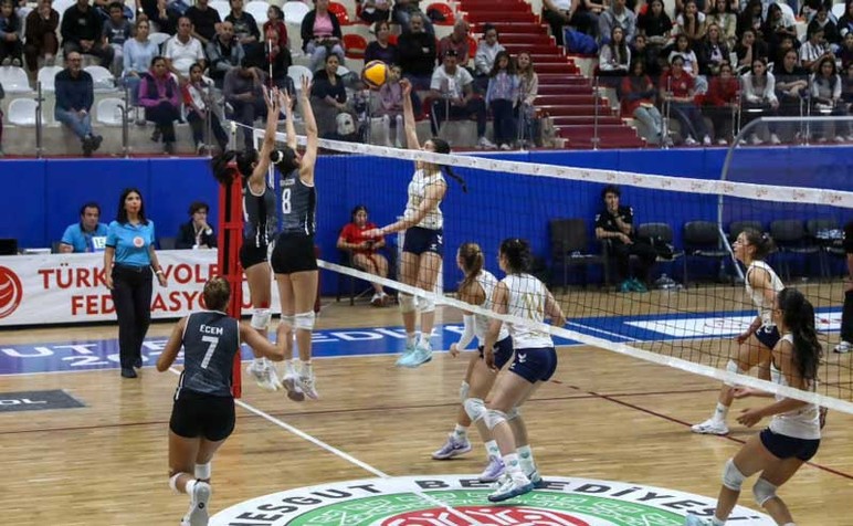 Etimesgut Belediyesi Voleybol Takımı yeni sezona galibiyetle başladı - Resim : 5