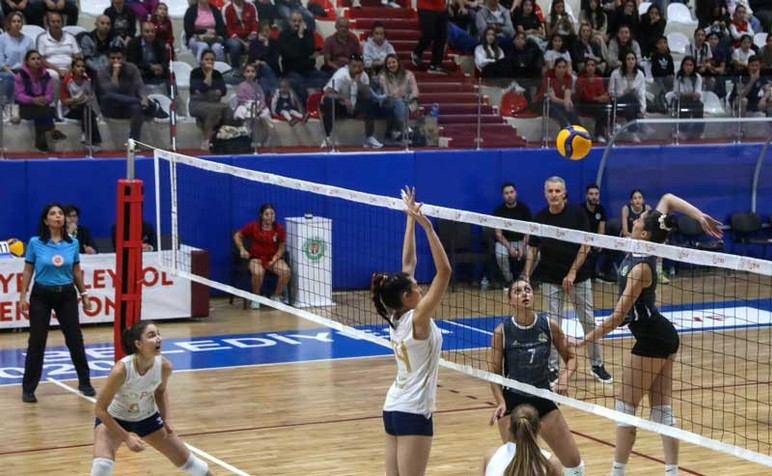Etimesgut Belediyesi Voleybol Takımı yeni sezona galibiyetle başladı - Resim : 3