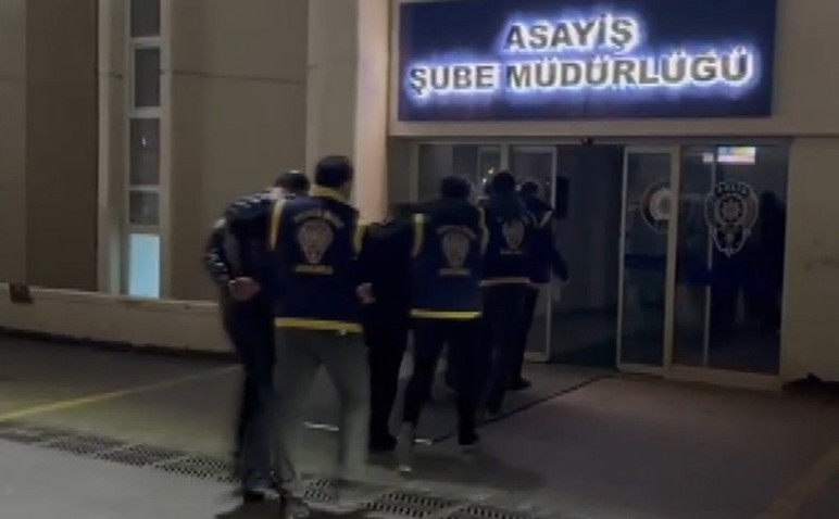 Ankara'da zihinsel engelli şahsı ayağından vince asan 4 şüpheli yakalandı