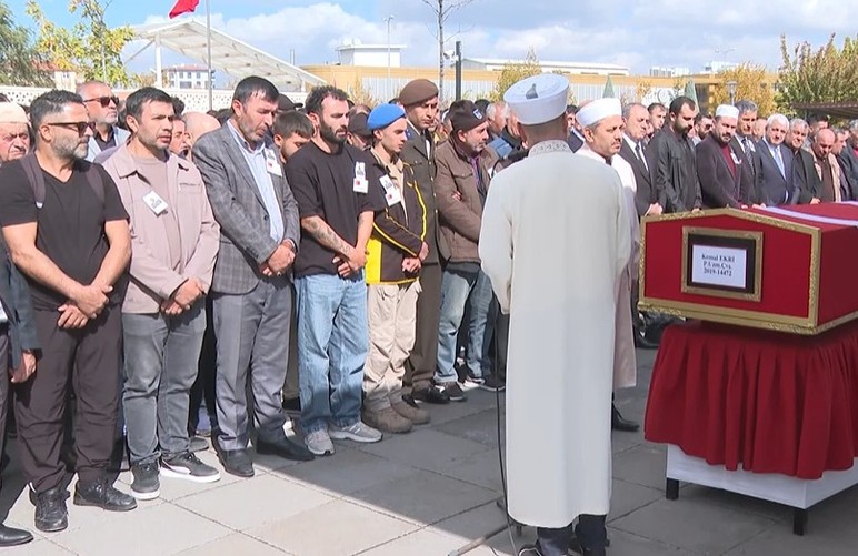 Balıkesir'de cezaevi firarisi tarafından öldürülen uzman çavuş Ekri Ankara'da defnedildi