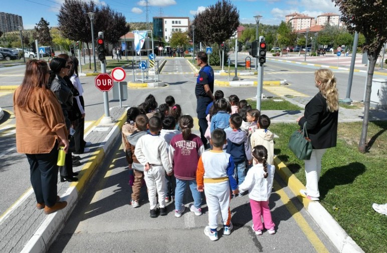 Etimesgut Belediyesi'nden Eryaman Trafik Eğitim Parkı'nda Avrupa Hareketlilik Haftası etkinliği - Resim : 3