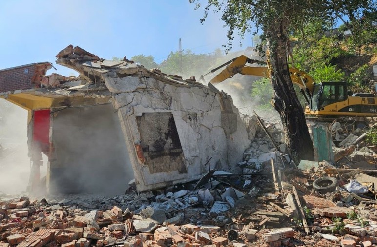 Altındağ Belediyesi'nin metruk yapılarda yıkım çalışmaları sürüyor - Resim : 4
