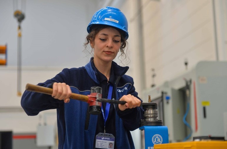 ABB'nin desteklediği Sanayi NEET Kadınlar Projesi tabuları yıkıyor