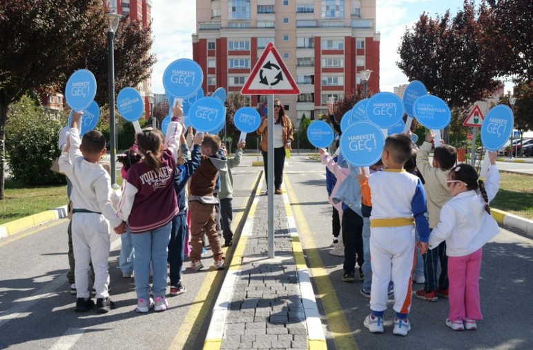 Etimesgut Belediyesi'nden Eryaman Trafik Eğitim Parkı'nda Avrupa Hareketlilik Haftası etkinliği - Resim : 6