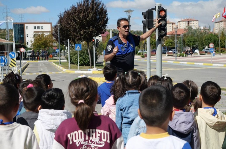 Etimesgut Belediyesi'nden Eryaman Trafik Eğitim Parkı'nda Avrupa Hareketlilik Haftası etkinliği - Resim : 4