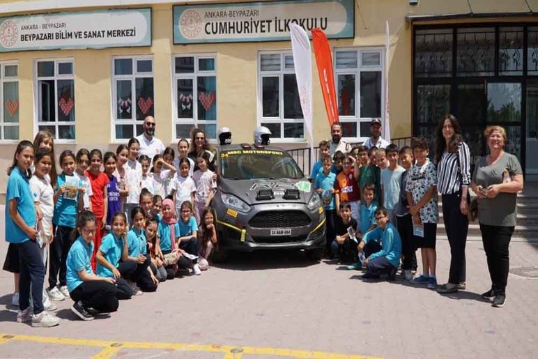 Beypazarı'nda ralli pilotları öğrencilerle buluştu!