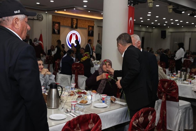 Başkan Ercan, Gaziler Günü'nde gaziler ve gazi yakınlarıyla bir araya geldi - Resim : 2