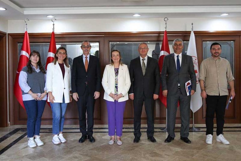 Etimesgut Belediyesi'nden sokak hayvanlarını kısırlaştırma çalışmalarına destek - Resim : 3