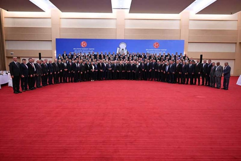 Devlet Bahçeli, MHP'li belediye başkanlarıyla Ankara'da bir araya geldi