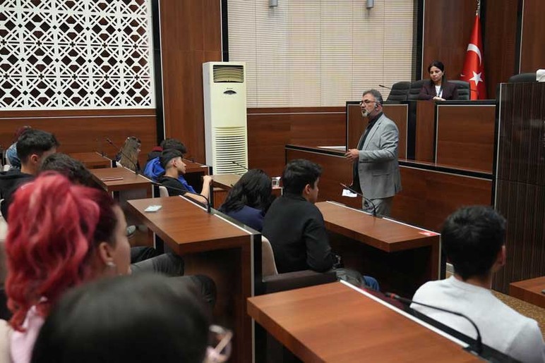 Keçiören Belediyesi stajyer öğrencilere oryantasyon eğitimi verdi