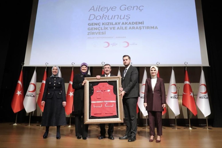 Cumhurbaşkanı Yardımcısı Yılmaz'dan oyun platformlarına ilişkin açıklama!