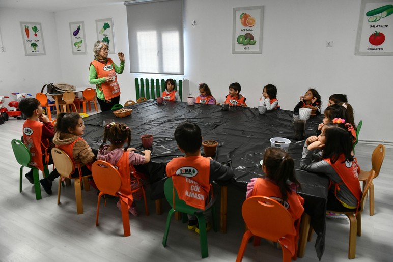 Ankara Büyükşehir Belediyesi TEMA Vakfı iş birliğiyle çocuklar için etkinlik düzenledi - Resim : 3
