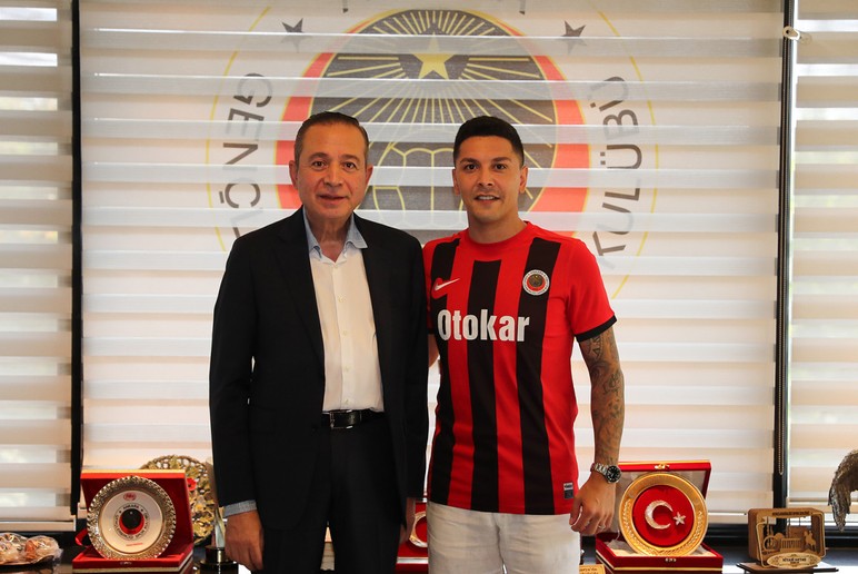 Gençlerbirliği defans oyuncusu Oğuzhan Berber ile yeniden anlaştı