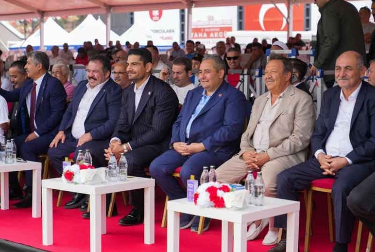 Keçiören Belediyesi'nin 2. Taha Akgül Karakucak Güreşleri yoğun ilgi gördü