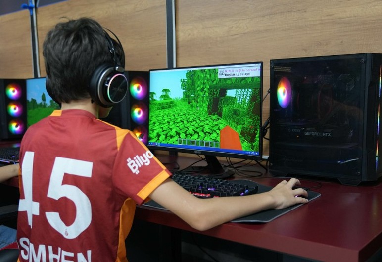 Keçiören Belediyesi'nden özel gereksinimli çocuklara teknoloji etkinliği!