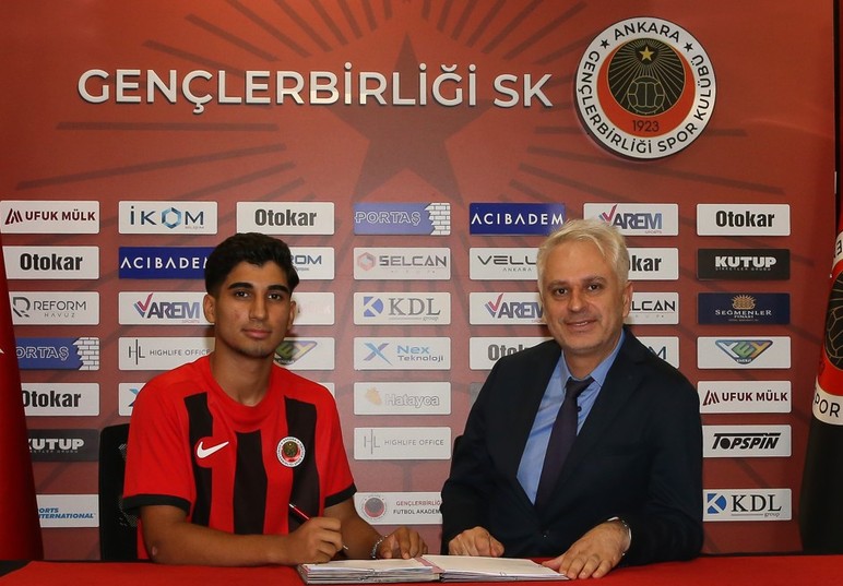 Gençlerbirliği, Seyfi Toprak Kıskanç ile profesyonel sözleşme imzaladı - Resim : 2
