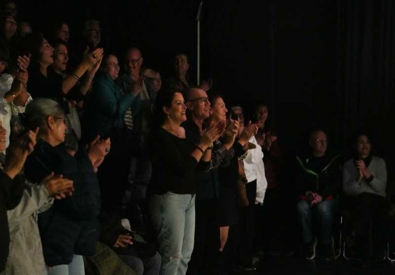 Etimesgut Belediyesi Emekli Tiyatrosu'ndan 'Söz mü?' oyunuyla anlamlı buluşma - Resim : 2