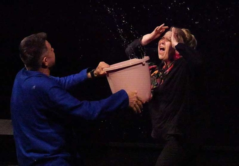 Etimesgut Belediyesi Emekli Tiyatrosu'ndan 'Söz mü?' oyunuyla anlamlı buluşma