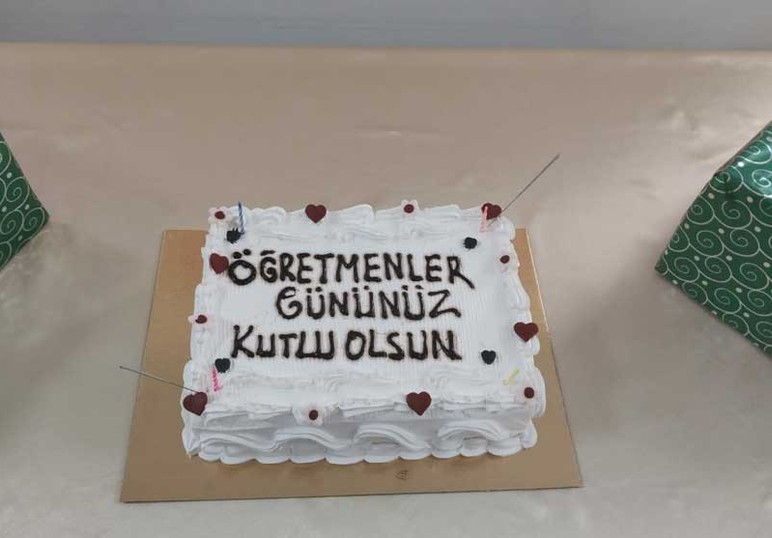 Pursaklar Belediyesi kursiyerleri, Öğretmenler Günü'nü kutladı! - Resim : 3