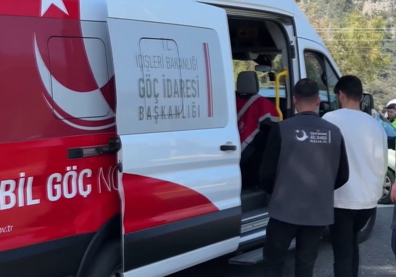 İçişleri Bakanlığı duyurdu: 81 ilde mobil göç noktası aracıyla denetimlere devam!