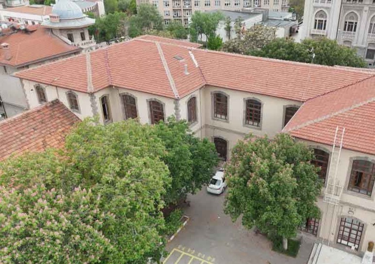 II. Abdülhamid döneminde kuruldu! Ankara'nın taş mektebi 500 TL'nin arkasında onun resmi var