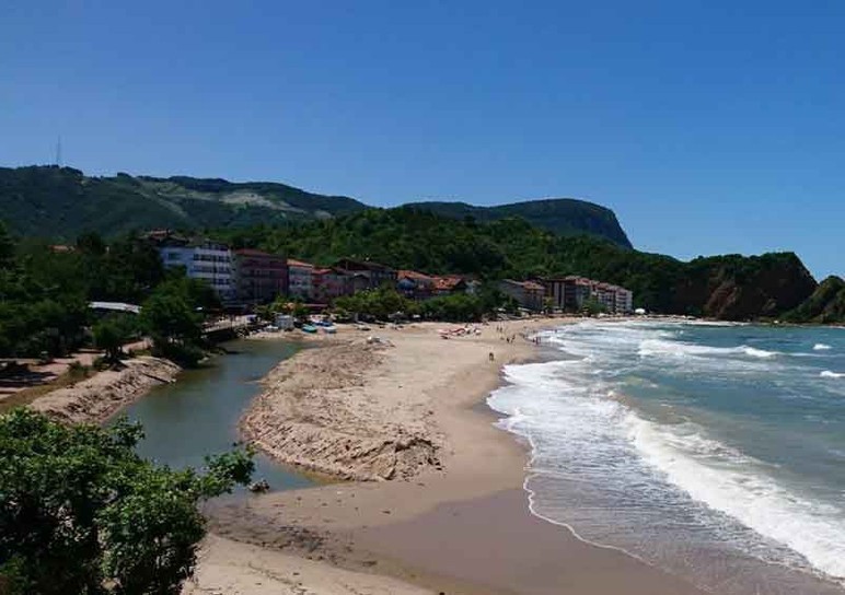 Yaz bitmeden hemen gidin! Ankara'ya en yakın denize girilecek plaj burada