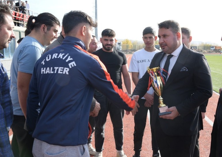 Kahramankazan Belediyespor evinde üstünlüğünü koruyamadı