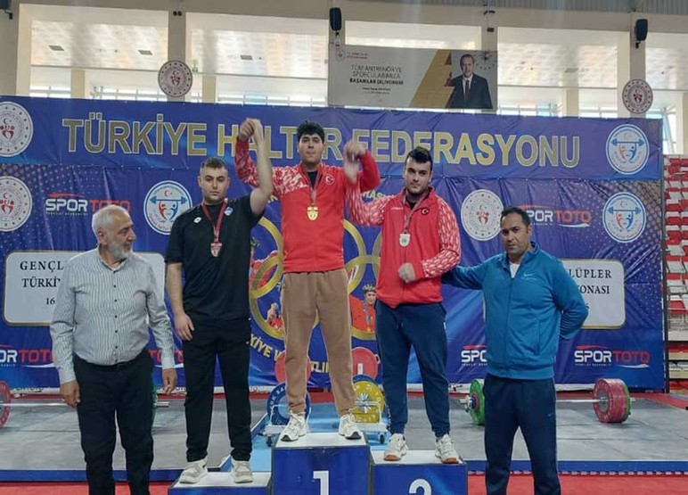 Kahramankazan Belediyespor Kulübü Halter Takımı'ndan yeni madalya - Resim : 2