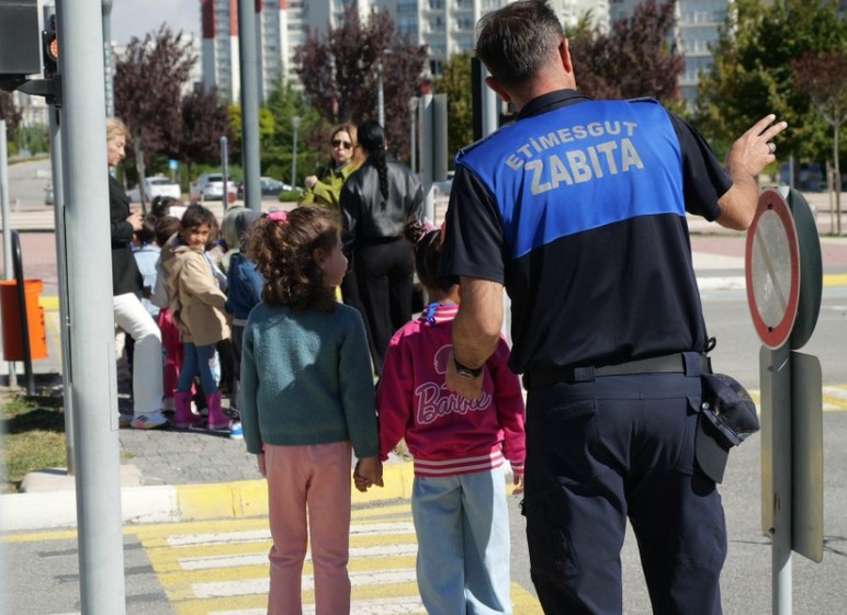 Etimesgut Belediyesi'nden Eryaman Trafik Eğitim Parkı'nda Avrupa Hareketlilik Haftası etkinliği - Resim : 2