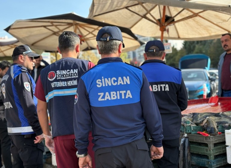 Sincan Belediyesi zabıta ekipleri balık tezgahlarını denetledi