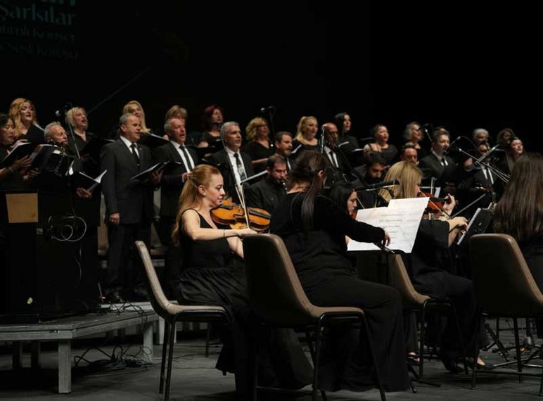 Etimesgut Belediyesi, Atatürk'ü 10 Kasım'da tören ve senfonik konserle andı - Resim : 4