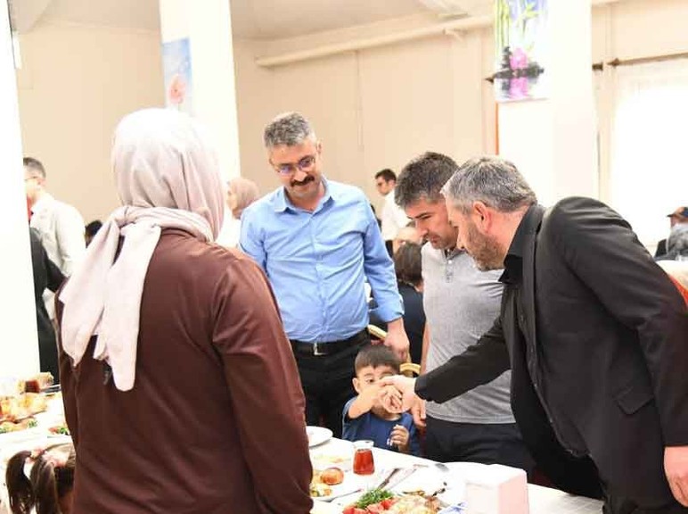 Pursaklar Belediye Başkanı Çetin gaziler ve aileleriyle buluştu - Resim : 4