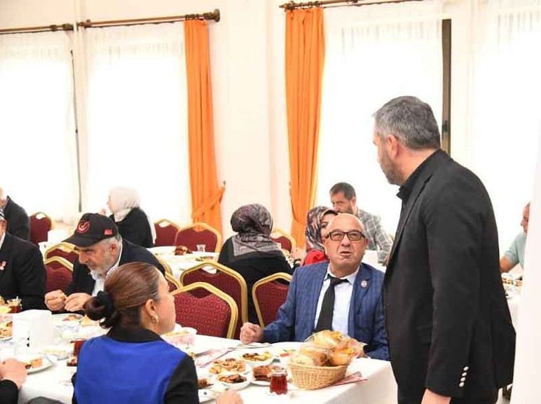 Pursaklar Belediye Başkanı Çetin gaziler ve aileleriyle buluştu - Resim : 2