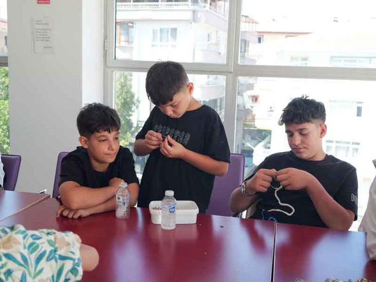 Etimesgut Belediyesinden çocuklara özel takı atölyesi!