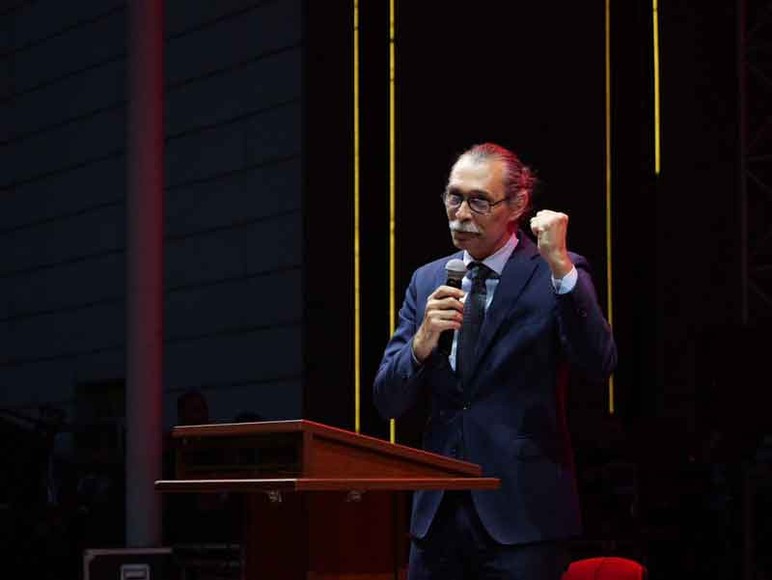 Etimesgut Belediyesi'nin aşure etkinliğinde Mustafa Özarslan türküleriyle yüreklere dokundu - Resim : 4
